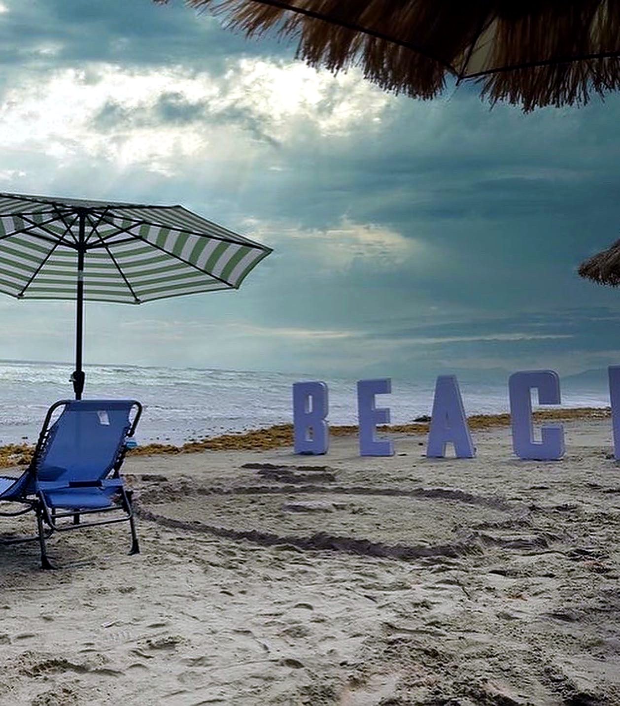 Games, swings and hammocks on the grounds of Venice View Beach Resort